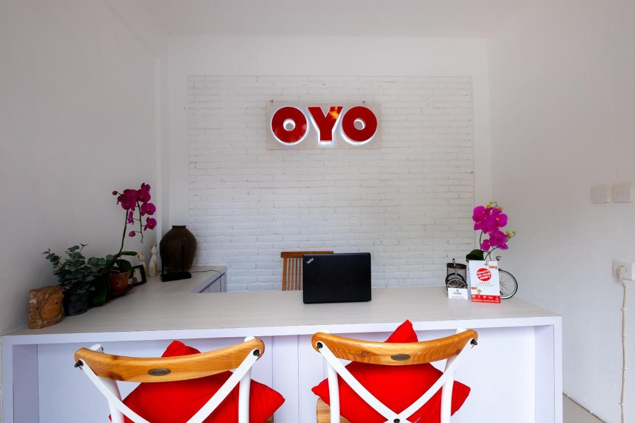 Oyo 1493 Surya Villa Selong Belanak Kültér fotó